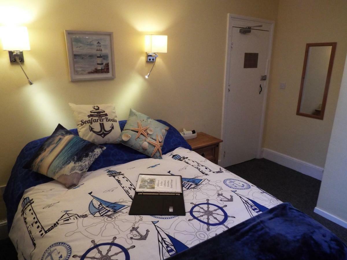 Captain'S Quarters Hotel Southport Esterno foto