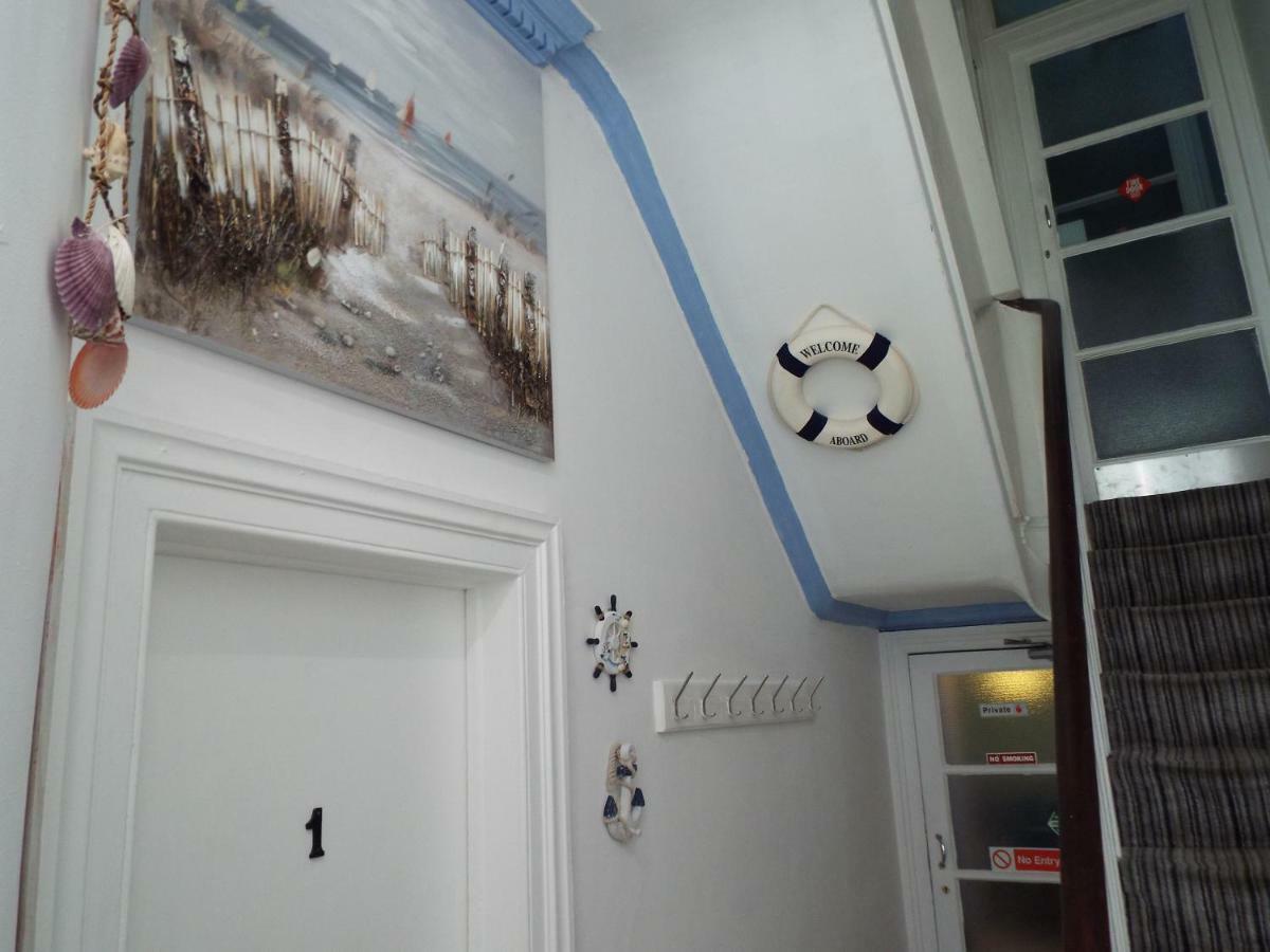 Captain'S Quarters Hotel Southport Esterno foto