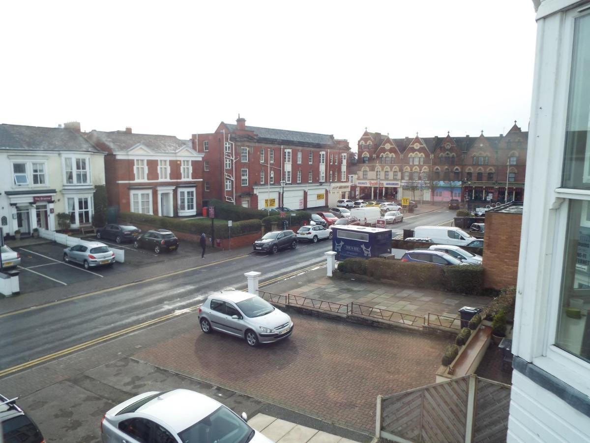 Captain'S Quarters Hotel Southport Esterno foto