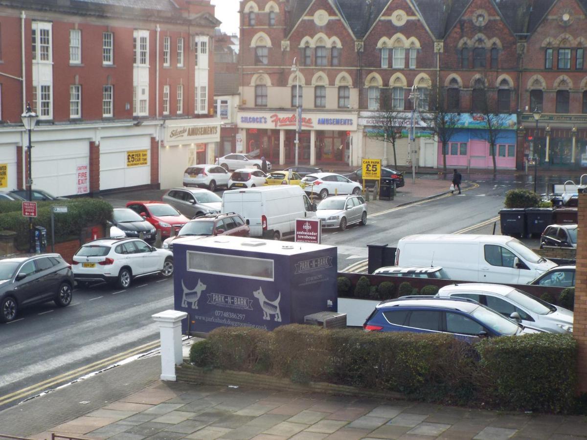 Captain'S Quarters Hotel Southport Esterno foto